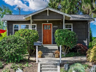 8403 32nd Avenue SW, Seattle, WA, 98126