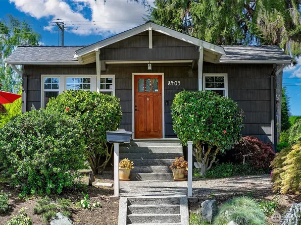 8403 32nd Avenue SW, Seattle, WA 98126