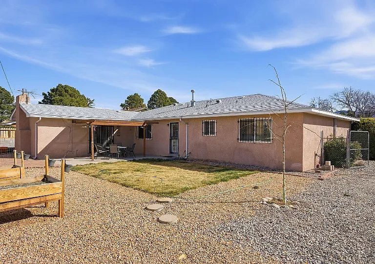 4305 Andrew Dr NE — Photo 3