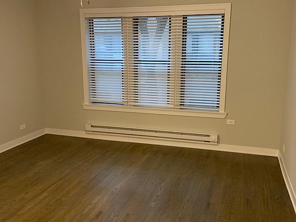 4th image of 619 W Melrose St #3N