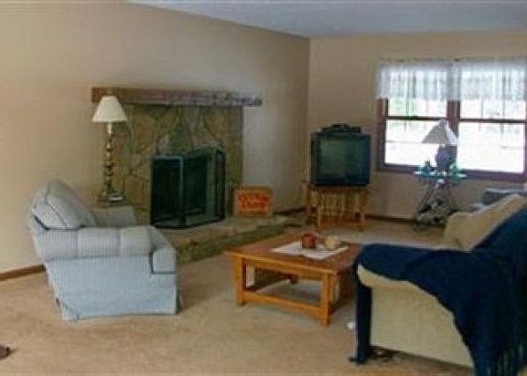 3rd image of 16495 Joann Dr