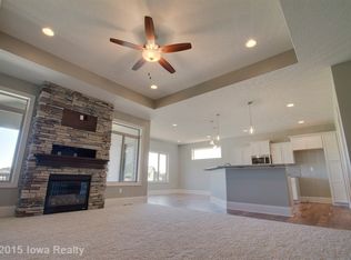 2206 N 8th St, Indianola, IA 50125