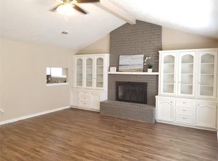 100 S Ridgeway Dr, Conroe, TX 77301