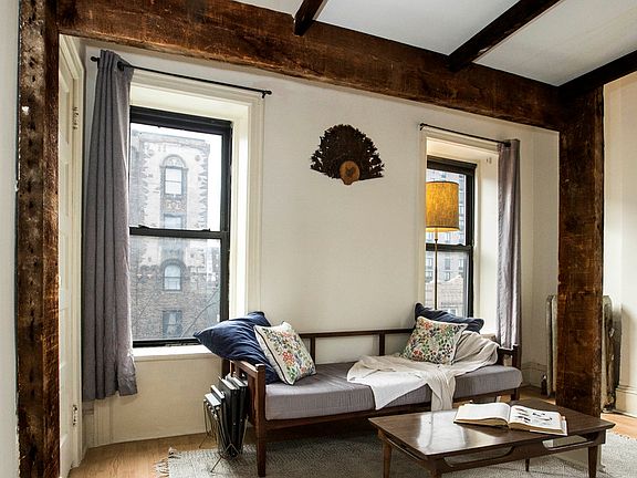 5th image of 2 Hawthorne St APT 10