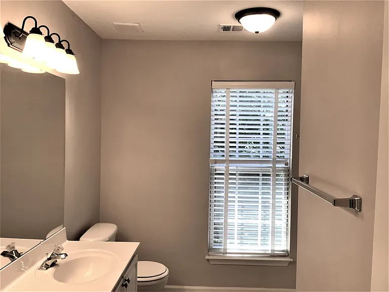 818 Laurel Meadows Pkwy — Photo 12