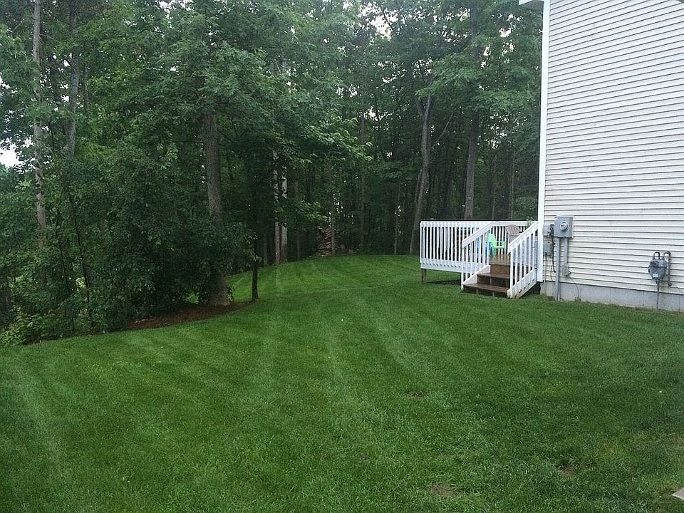 2nd image of 3672 Oxford Dr