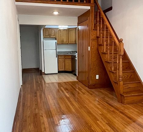 2nd image of 55 W 68th St #2