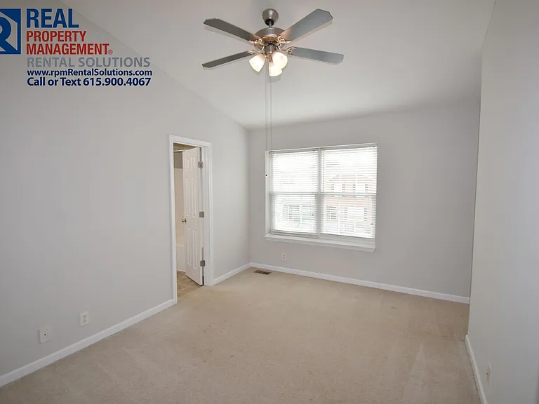 1029 Wolves Den Pl — Photo 11