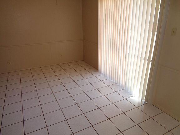 5th image of 4928 Crenshaw Dr