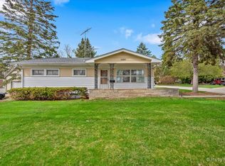 1100 W Highland Ave, Elgin, IL 60123