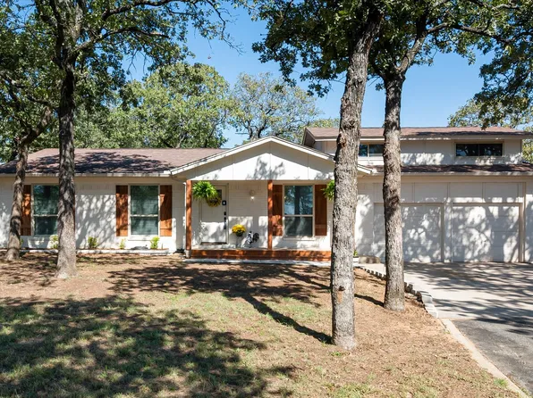 5775 Woodvine Ct, Fort Worth, TX 76140