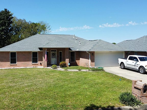 2nd image of 1003 Glades Ln