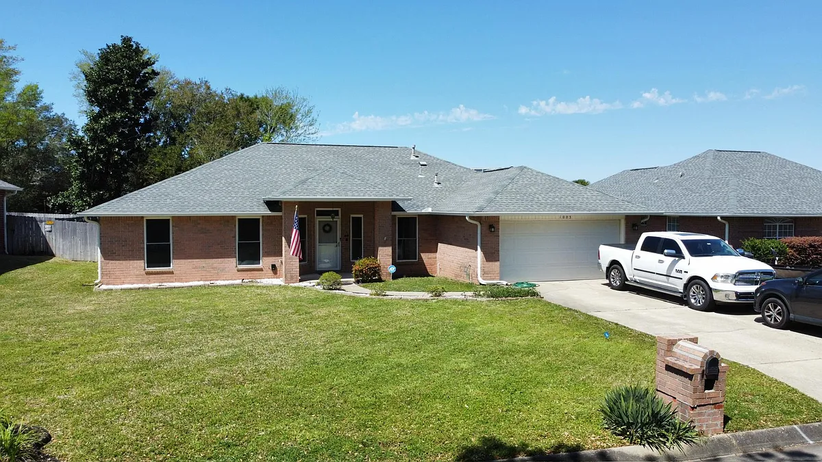 Building Photo - 1003 Glades Ln