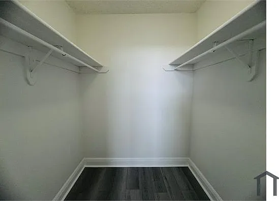 2 bed, 1036 sqft, $2,200 — Photo 4