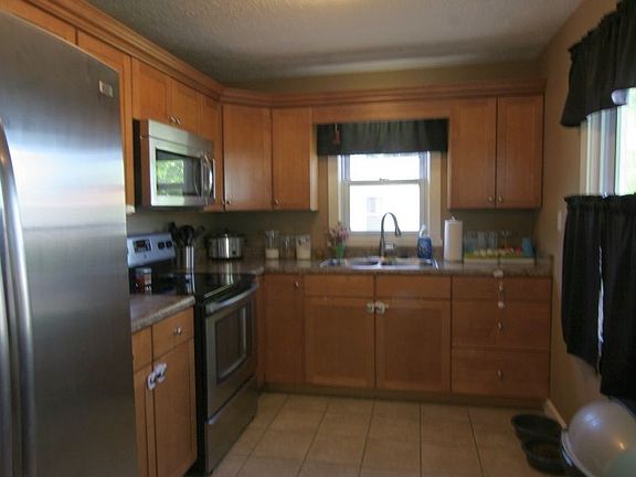 5th image of 701 E 1st Ave