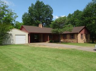 1301 E Clover Ln, Corinth, MS 38834