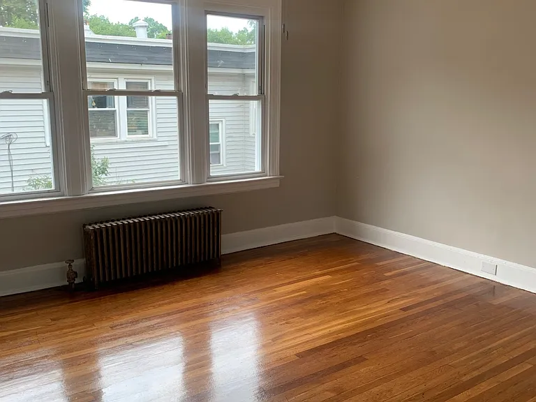 68 Rock St #1R — Photo 5