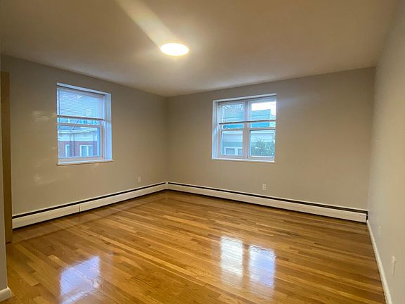 4th image of 113 Babcock St #7B