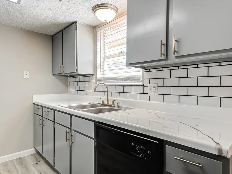 Paso Norte Apartments — Photo 14