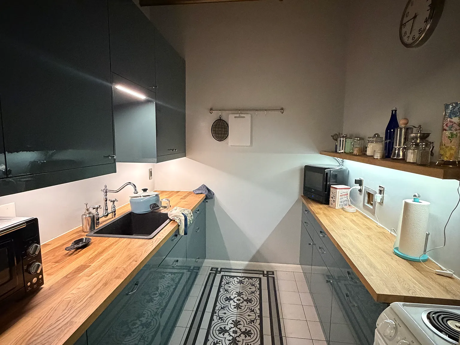 Studio, 800 sqft, $1,500 — Photo 3