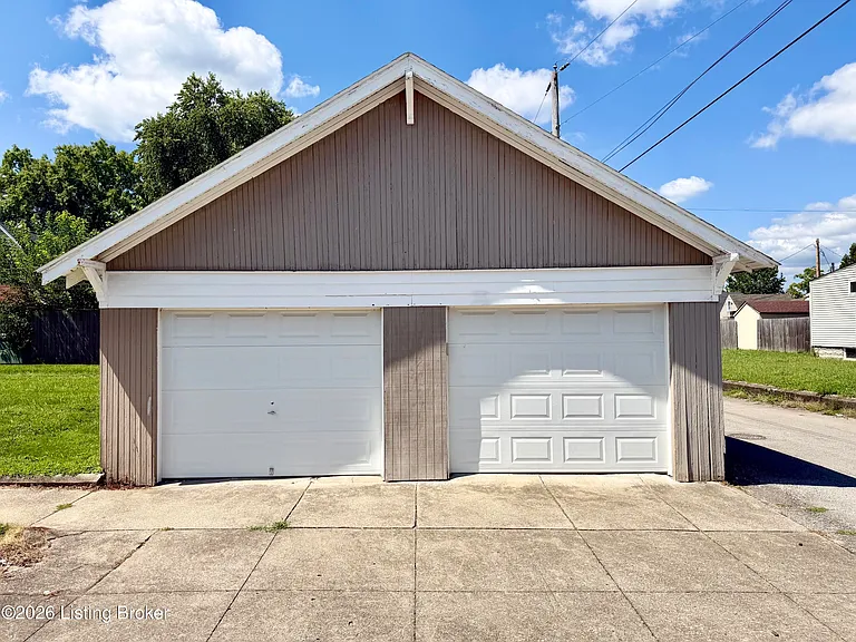 1847 E Oak St #4 — Photo 4
