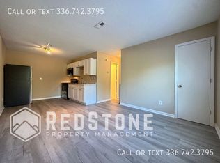 860 Sharpe Rd APT D, Burlington, NC 27217