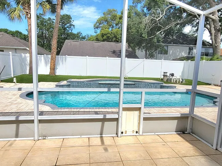310 Woodleaf Dr — Photo 35