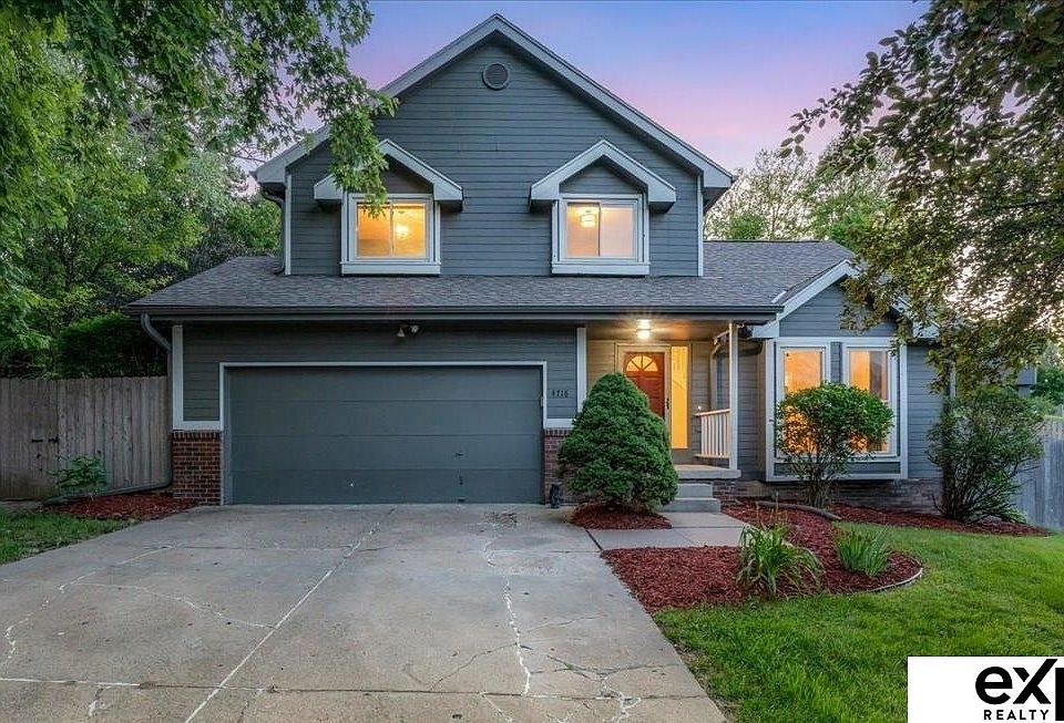 1st image of 4718 N 108th Cir
