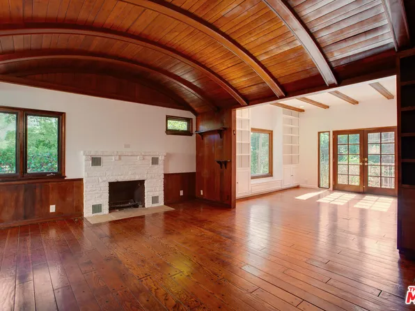 10423 Oletha Ln, Los Angeles, CA 90077