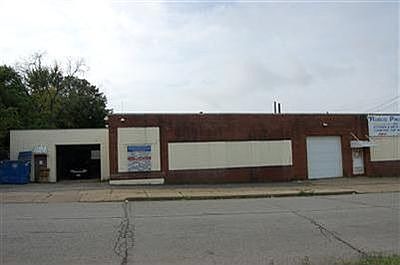 3rd image of 2303 South Ave