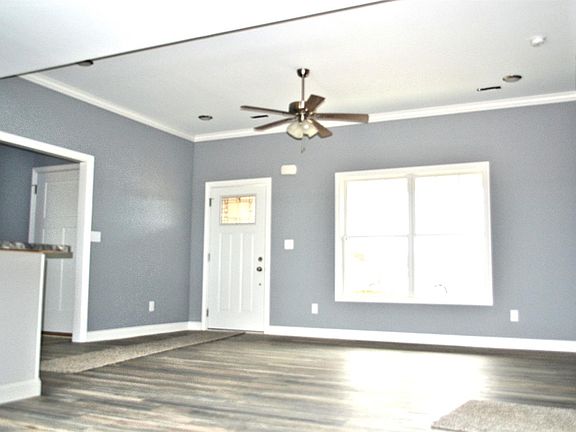 4th image of 620 McKala Ln