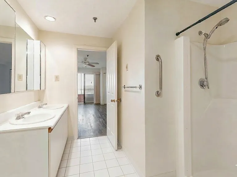 3920 Mystic Valley Pkwy #9 — Photo 10