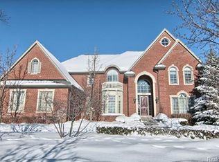 5520 Whitehall Blvd, Rochester, MI 48306