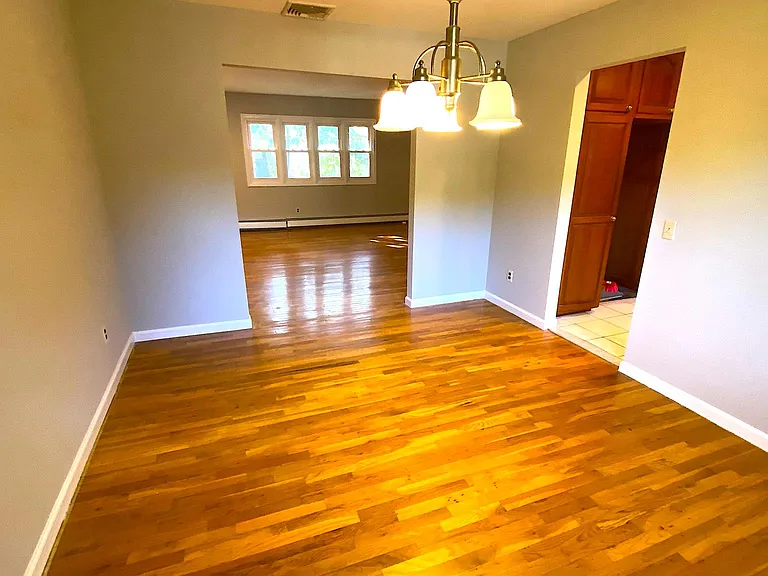 25 Cottage Pl — Photo 17