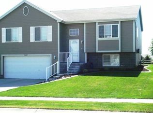 18027 Olive St, Omaha, NE 68136