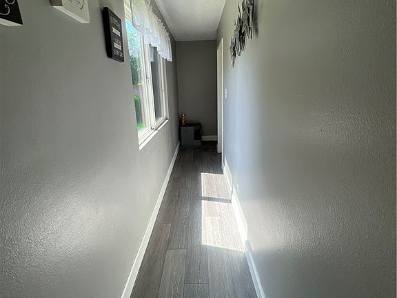 5th image of 15204 Giordano St