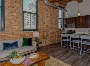 Carriage House Lofts, Chicago, IL 60605