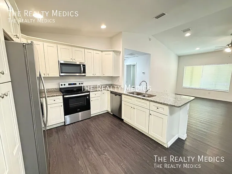 303 Sequoia Dr — Photo 5