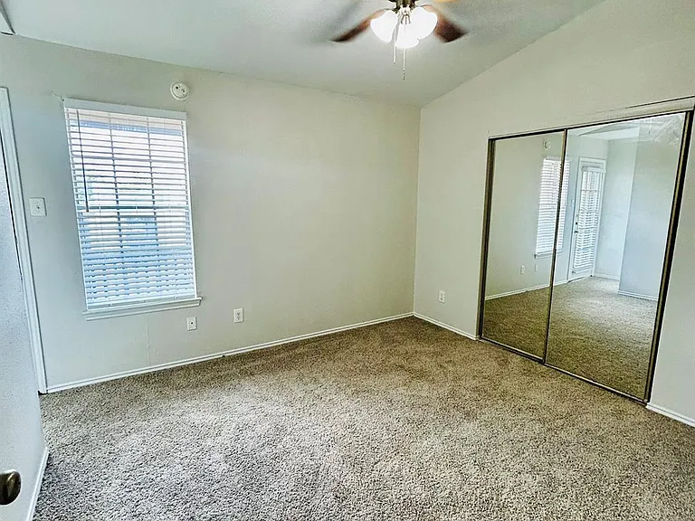1818 River Crossing Cir #C — Photo 14