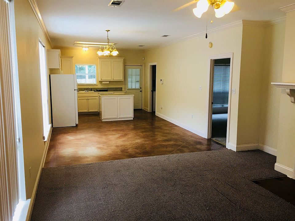 2nd image of 5625 Arialo Dr