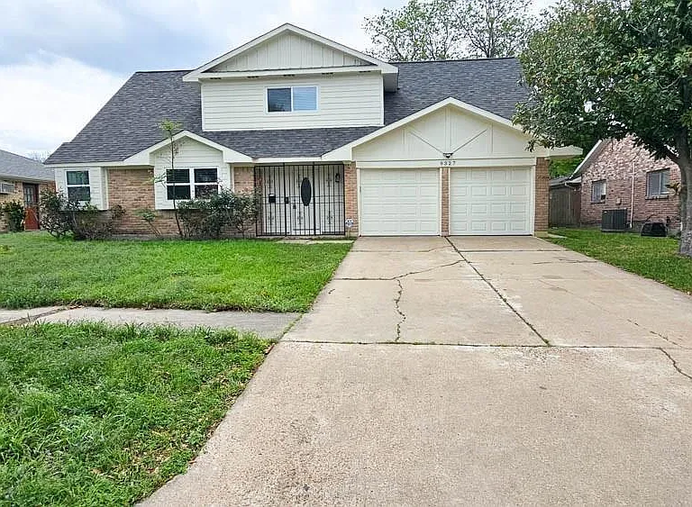 9327 Leader St — Photo 2