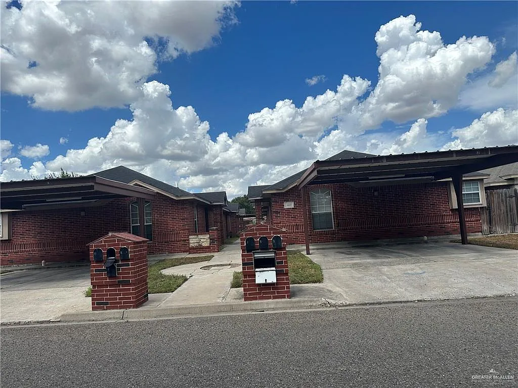 1 bed, 1.5 bath, 700 sqft, $750 — Photo 2