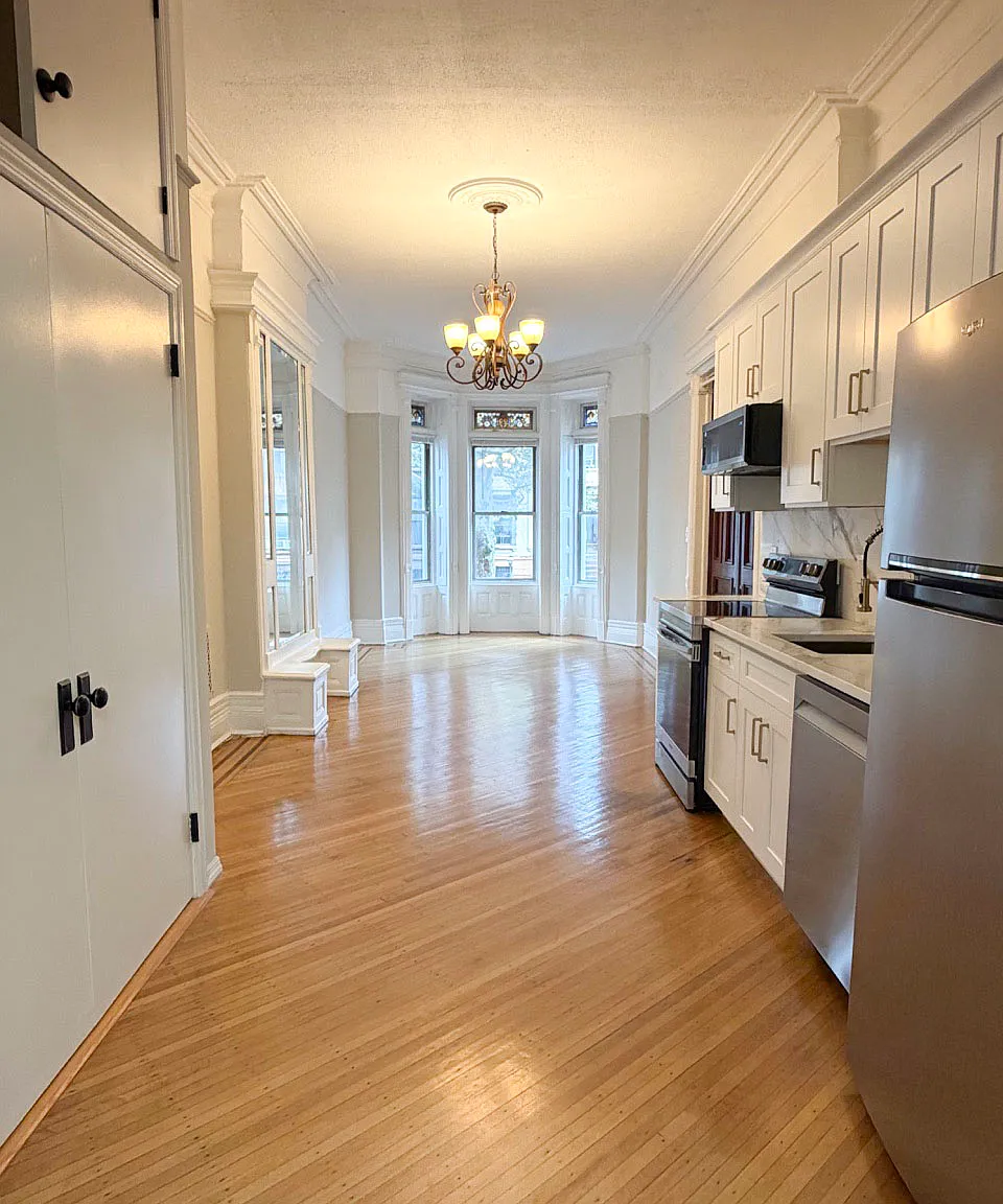 578 Macon Street — Photo 2