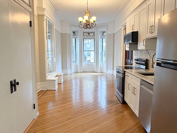2nd image of 578 Macon St #2