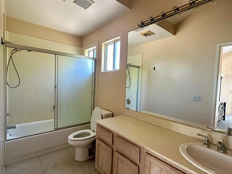 1445 Grand Ave #A — Photo 32
