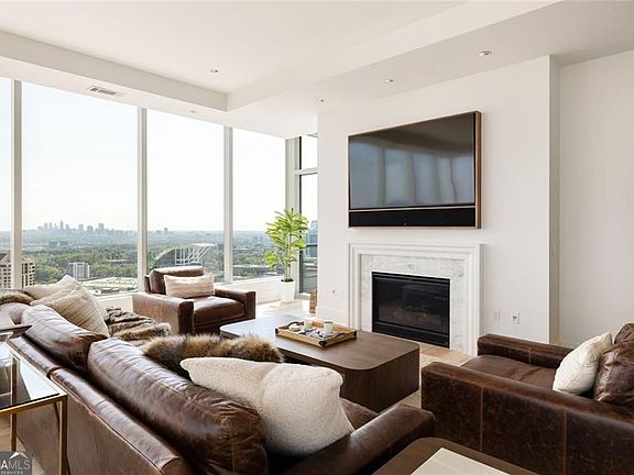 4th image of 3630 Peachtree Rd NE Unit 3302