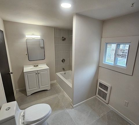 5th image of 26 W Liberty St Floor 1
