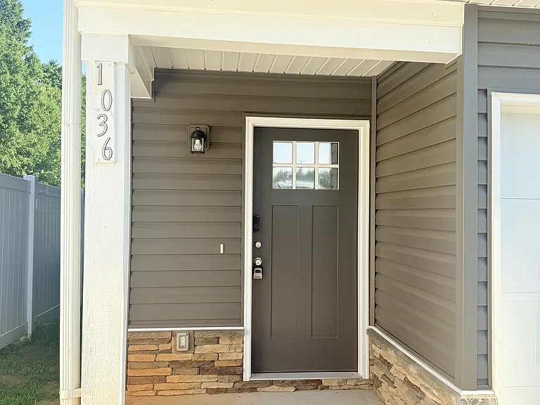 1036 10th Ave NE #26 — Photo 9