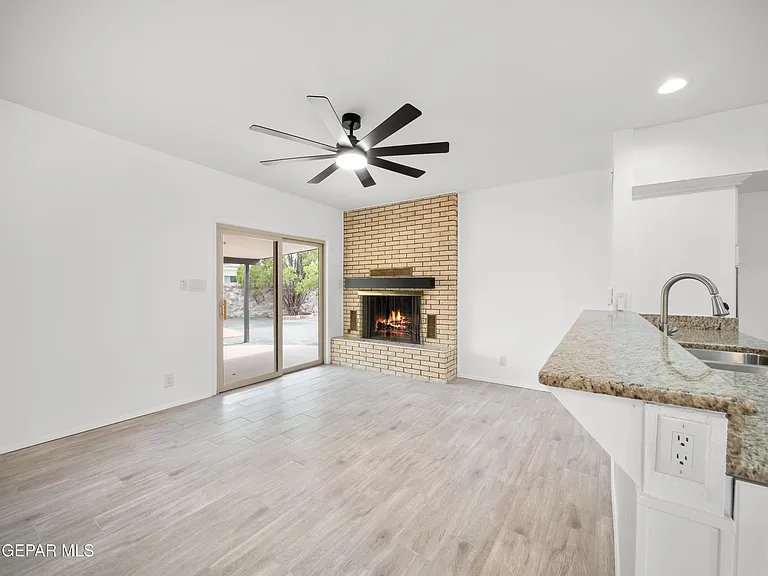 5205 Nome Ave — Photo 13