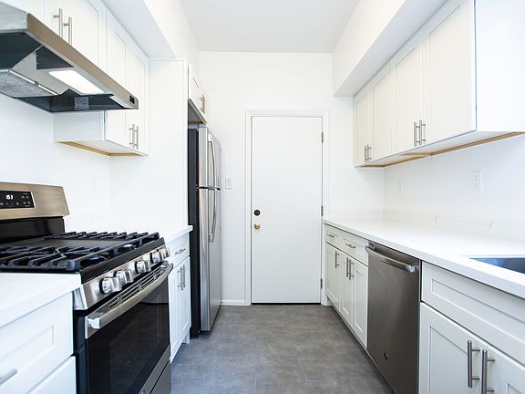 5th image of 295-299 Castro St #3684